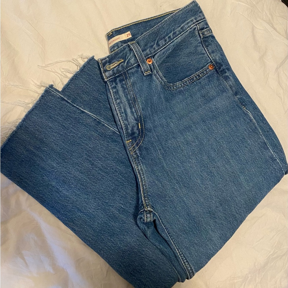 levi low pro jeans